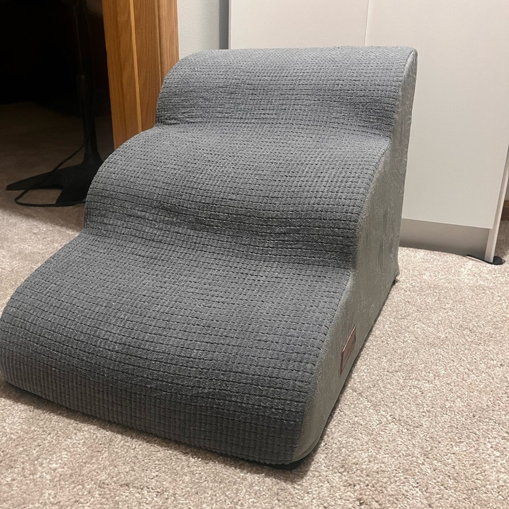 Gray Textured Pet Ramp